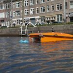 El robot flotante recoge basura en nuestras vías fluviales