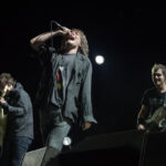 Ema ema bandma iconic paga a Bon Jovi durante os eventos de Nova Jersey