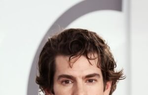 O novo cheque de Andrew Garfield para o festival de cinema de Veneza é elegível duas vezes