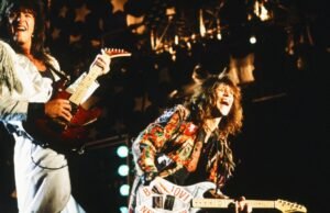 O misterioso post do Instagram do roqueiro dos anos 80 espalhou os rumores do retorno do ex -membro