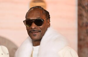 Snoop Doggling retorna sobre o Nelgbtq + Sign acima nos filmes infantis