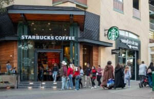 Os lojistas encontram novos tumbllars ‘So Pvtitude’ Fallbucks na Disneylândia e os fãs querem todos eles ‘