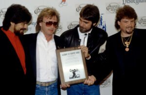 As bandas country icônicas dos anos 80 tocam a primeira vez em 20 anos