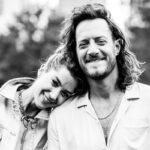 Star Country, 38 anos, e esposa é uma meta que está em um novo posto de renda