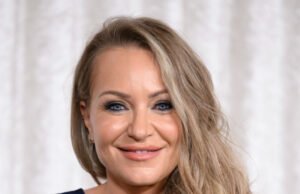 ‘Holiox’ Rita Simmons compartilhou o momento tocando com Oscar Curtis antes de sair