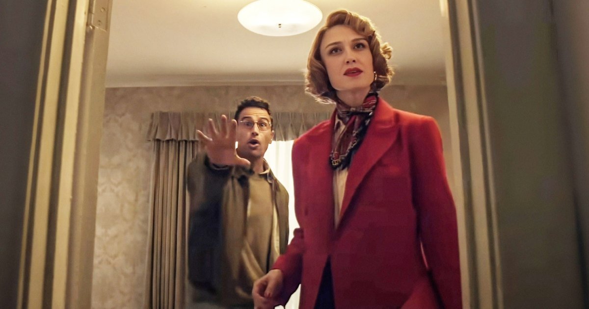 Theo James, Tess Denstine no macaco