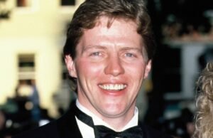 O ator raro viu 40 anos depois de agir com Michael J Fox em ‘Back to the Future’.