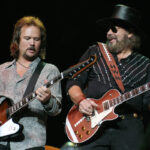 ’80s’ Go Outlaw ’76, Ride Tritta Tritt no palco e desempenho sério