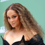 Tyra Banks falha até ‘tão atraente e erótica’