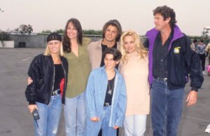 A estrela de ‘Bywatch’, Nicole Eggert, é ‘Show-Showsly Gorgeous’ em uma boa fotografia tirada seis dias após a cirurgia