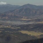Pequena cidade da Califórnia é dirigida por abrigo em vigor devido à nuvem empoeirada de poeira