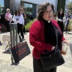 Líderes religiosos em apoio a apoios imigrantes no depósito do sul da Califórnia