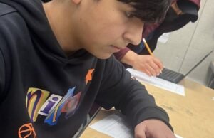 O estudante de Los Angeles preso por agentes de imigração diz que eles conversaram sobre US $ 1500 presos bônus