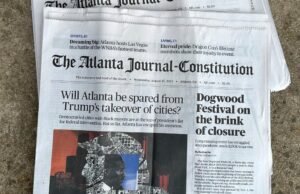 Interrompendo a impressão do Atlanta Journal-Constitution porque foi transmitida a notícias todos digitais