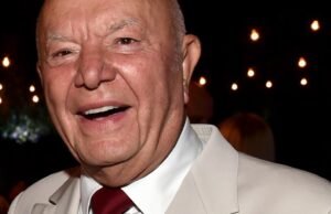 Dan Tana, fundador do restaurante Aponimus la, conhecido por clima de celebridades, morto às 90h