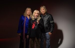 A coluna está de volta e pronta para falar. Só não traga o último filme