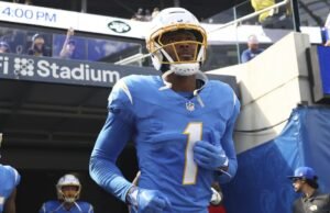 As acusações em Johnsston, do Chargers, atingiu o hit vs. Cart feito depois de pegar o Rams