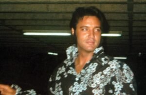 Vê a explosão final da criatividade antes da morte de Elvis
