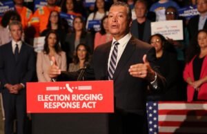 Na Guerra de Redistribuição do Texas e Califórnia, a chave é dos eleitores latinos
