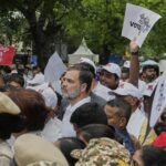Protesto de partição indiana indiana contra a revisão de rolos controversos