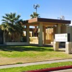 Togddler SoCal encontra a surpresa errante em um caminho ferroviário; Os pais presos