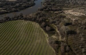 Os valores da casa estão caindo no vale central da Califórnia devido ao afogamento da terra
