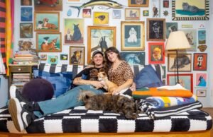 Seu pequeno apartamento em Los Angeles é uma explosão perfeita de cor