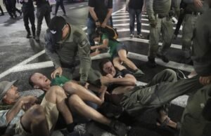 A crescente frustração de guerra de Israel em Gaza em um protesto nacional