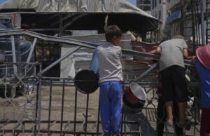 O chefe da agência de alimentos da ONU diz que mulheres e crianças estão ‘fome’ em Gaza e Netanyahu pressiona a ajuda