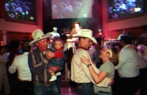 Música country Meca, Crystal Palace of Buck Own, fecha em Bakersfield