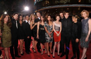 ‘Twilight’ Stars finalmente abordam ‘chcuckesmee’ para discutir em novo vídeo