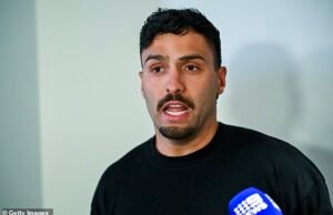 Izak em Rankin, a primeira estrela de Adelaid Kruls é a primeira vez, como uma sucata homofóbica