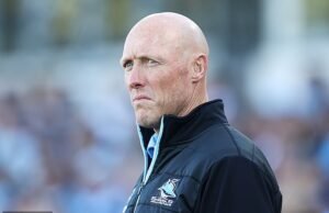 Enquanto preparou para colidir com Cantherbury com a Cronulla Premier League Company