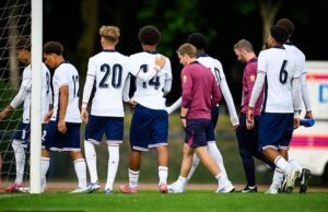 A Inglaterra é um minuto que afirma ser abuso racial nas partidas sub -17