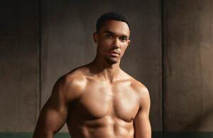 Twenbe Alexander Arnold Strips é um novo jogador de futebol que se inscreveu completamente, perdendo anúncios de clínicas para roupas íntimas