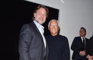 Gorgeo Armani mudou o nome da casa, e o Russell Krow mudou para sempre e para sempre Crowell Crowe, pois morreu em 91