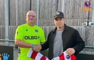 Transferência bizarra da equipe da Liga Nacional em fã de 54 anos