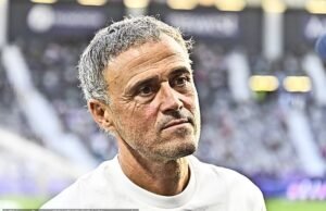 O gerente do PSG, Louis Enrique, uma bicicleta está correndo para o hospital após um acidente de carro