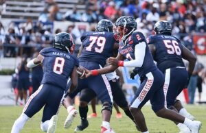 Meios de passarelas serão traduzidos para os fãs do Estado de Fud Jackson como um nojento