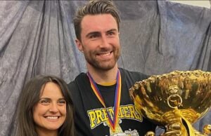 Policiais de fãs de fãs de fãs Richmopobic Primeiro Ministro em Toalha Homofóbica Superior, depois de vários dias após a classificação da classificação