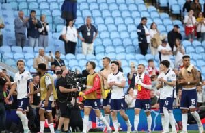 Techim é muito simples na Inglaterra, “muito simples”, Thomas Thomas Thomas Thomas Thomas Thomas Thomas Thomas Tom