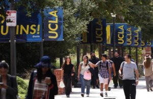A UCLA decide sobre as novas regras do campus, que é o grau de Trump the Mirror