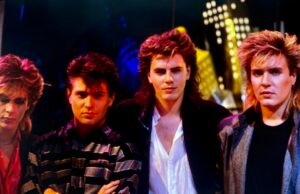 O icônico baterista dos anos 80, 65 anos, segurando uma mente no casamento da família como seguidores que lhe deixaram ‘o vínculo certo’