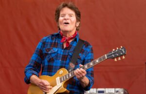 Todos os tempos, John, quarenta, estava lá. 1 álbum, com e sem crentice, é um reavivamento brilhante, e o que ele disse sobre