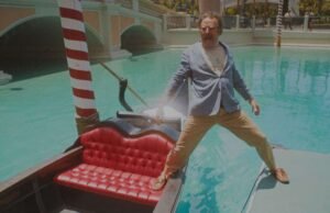 Bryan Cranston conseguiu uma atriz distinta em uma piada de uma piada em 225 Creative Emmys