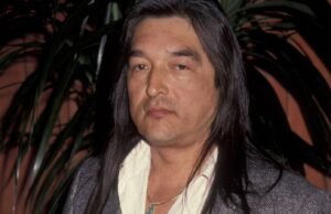 O ator ator Graham Green passou por 73