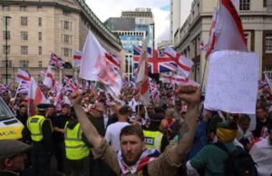 O centro de Londres explodiu o acidente durante o protesto da imigração.