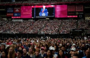 Charlie Kirk conversou com a imigração ilegal em um serviço de memória