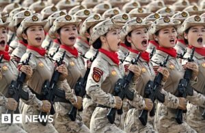 Os chineses indicam habilidades militares desenvolvidas em massa de desfile em mineração geopolítica
