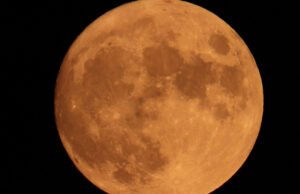 Moon Moon para escalar 7 de setembro, marcando o último mês do verão